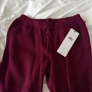 ALO Yoga Women's Burgundy Knit Joggers